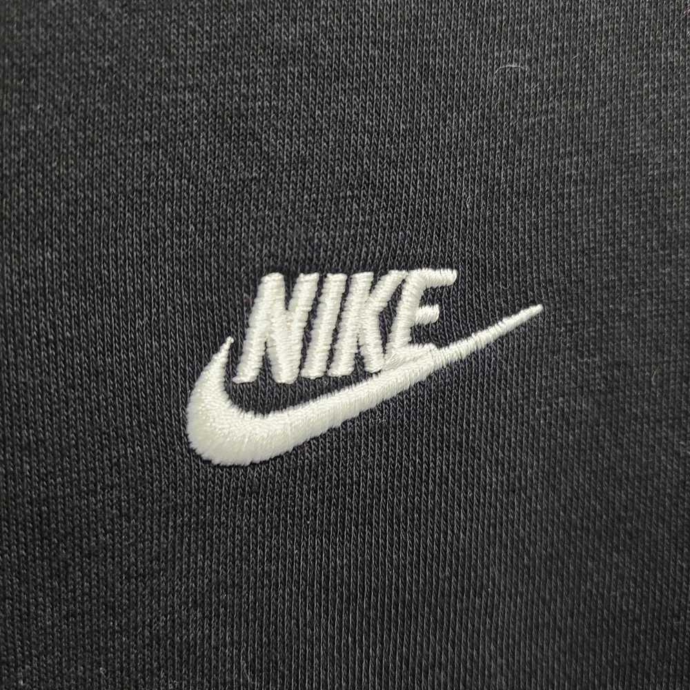 Nike Men's Hoodie in Black FLAW HOLE IN FRONT SZ‎ M